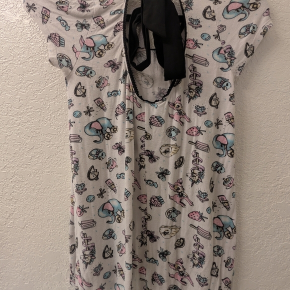 Midnight Hour By Hot Topic Woman's Top with Cartoon Print Size Small - Picture 6 of 9